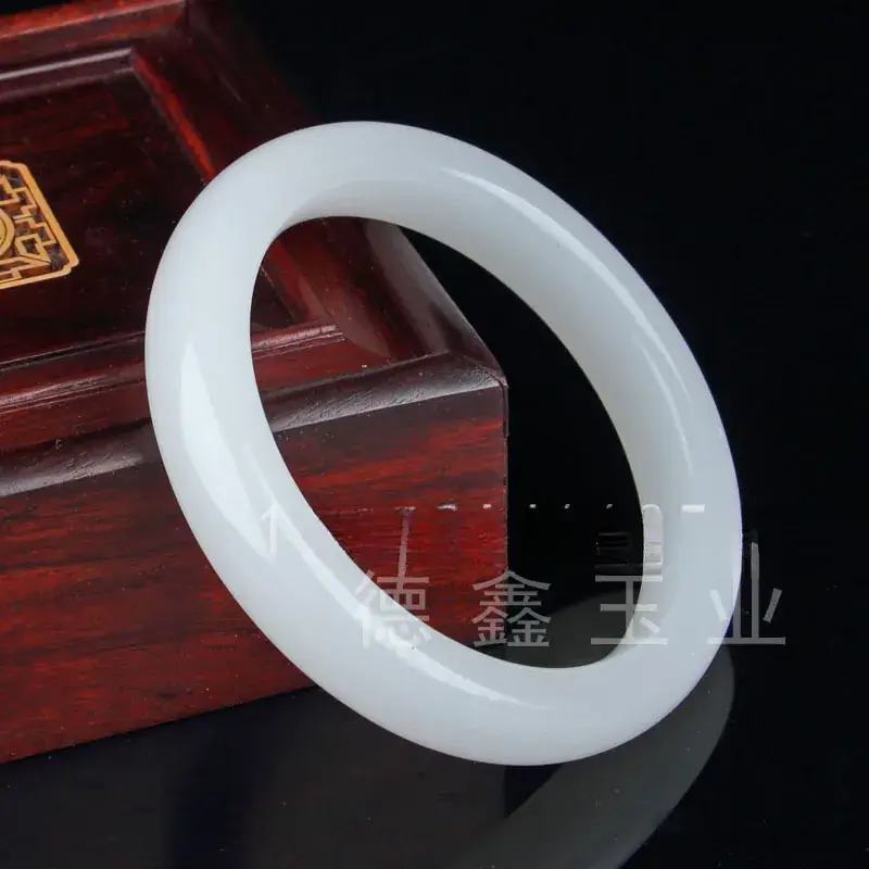 White Jade Bracelet for Men Women 10 Yuan - Image 2