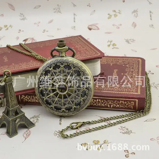 Retro Gold Face Pocket Watch for Men Women — feature 13