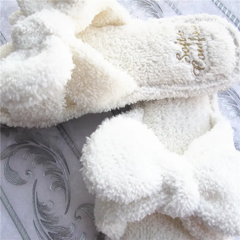 Women's Super Soft Furry Slippers White Waterproof