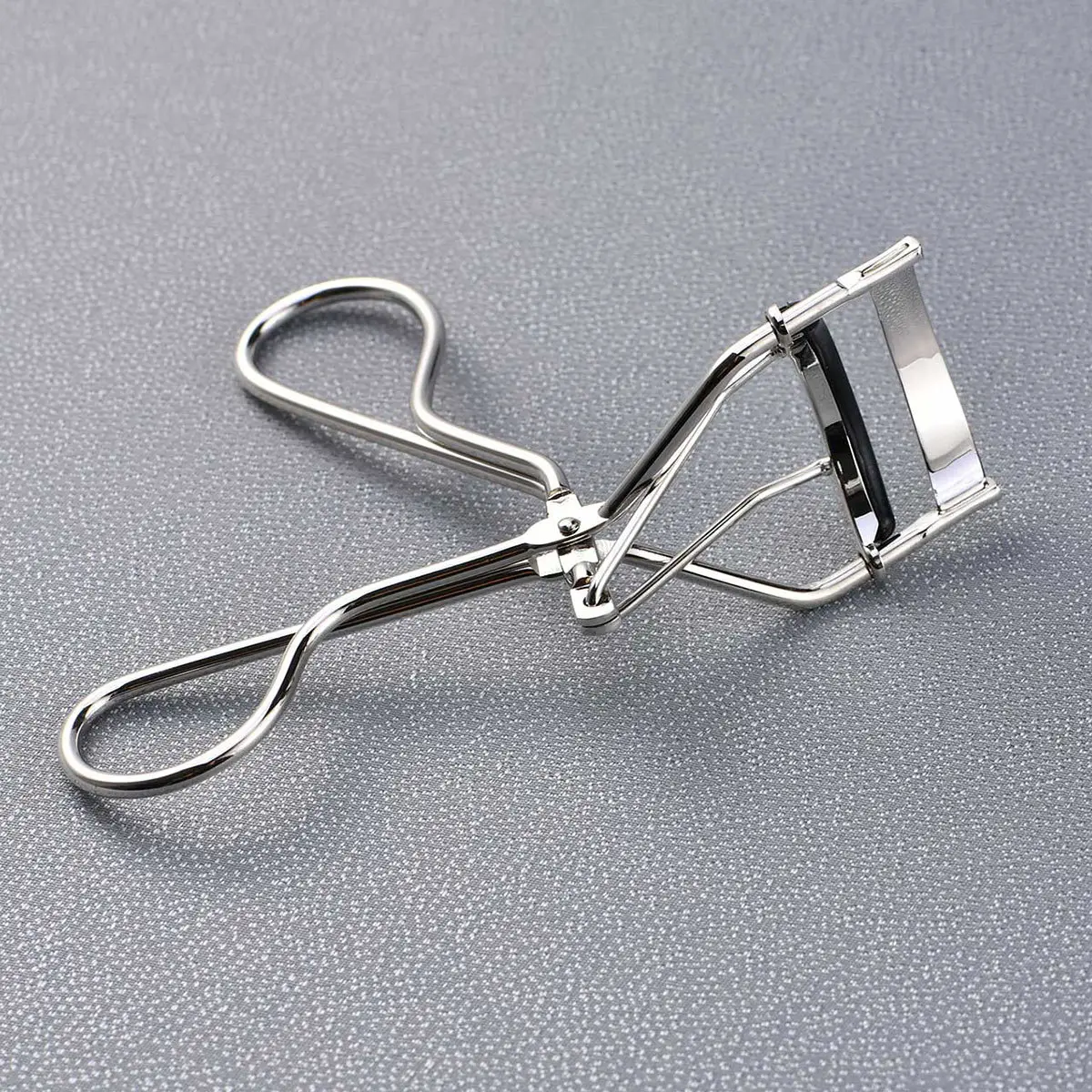Wide Angle Metal Eyelash Curler for All Eye Shapes