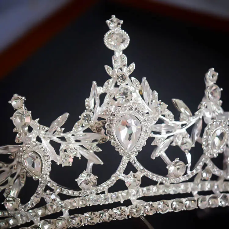 2021 Bridal Crown Tiara with Crystal Diamonds - Image 4