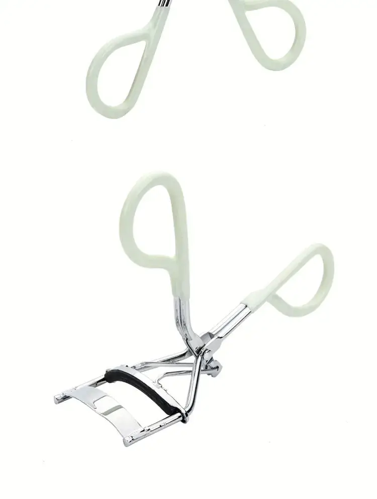 Pink Plastic Eyelash Curler with Metal Handle — feature 4