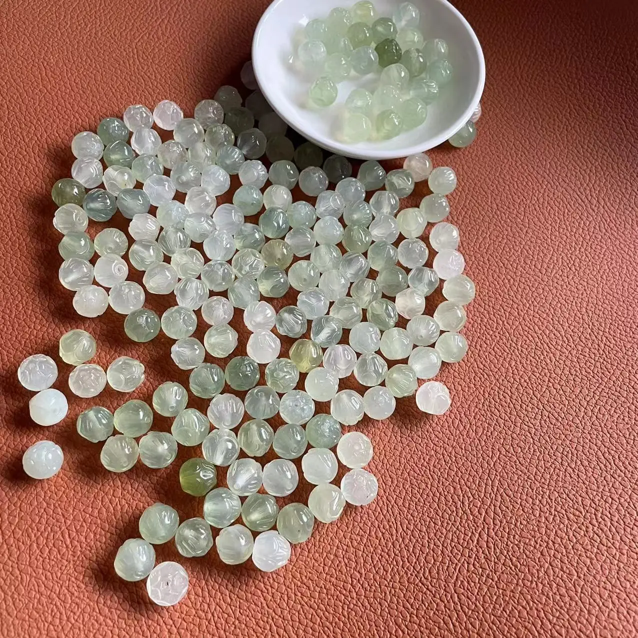 玉石莲花珠子手串