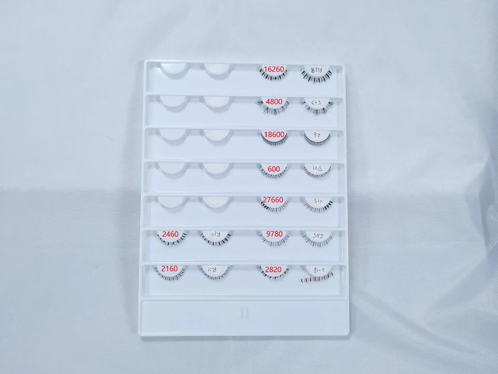 Handheld False Eyelashes Set for Makeup Application - Image 3