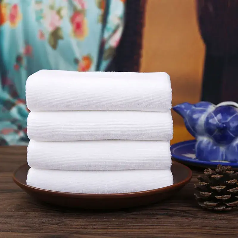 White Cross-Border Square Towel 180g - Image 2