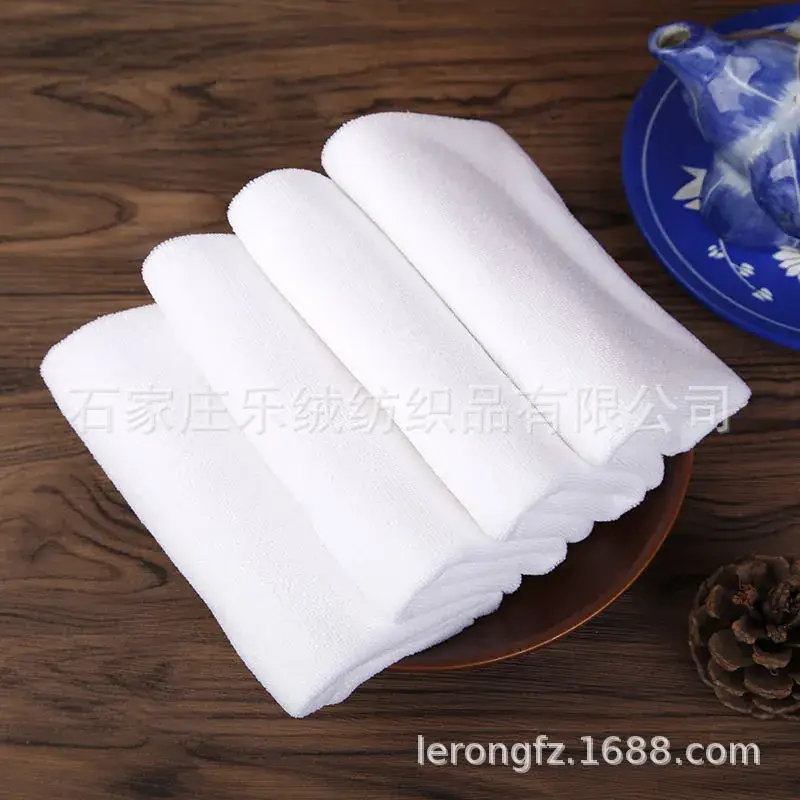 White Cross-Border Square Towel 180g - Image 3