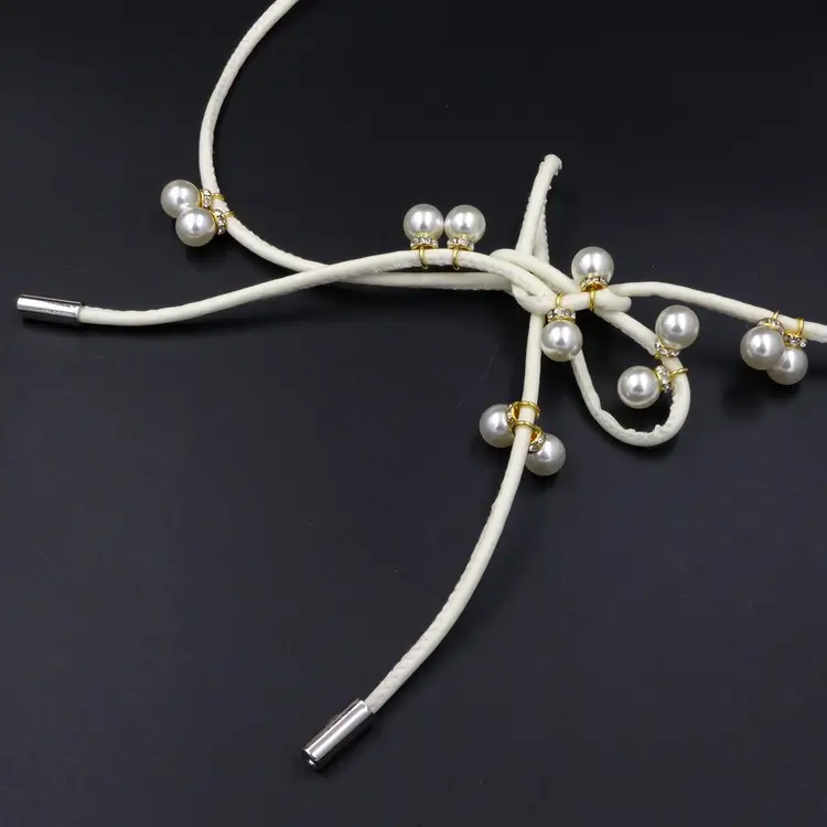 Pearl Belt with Fur Decoration for Women — feature 1