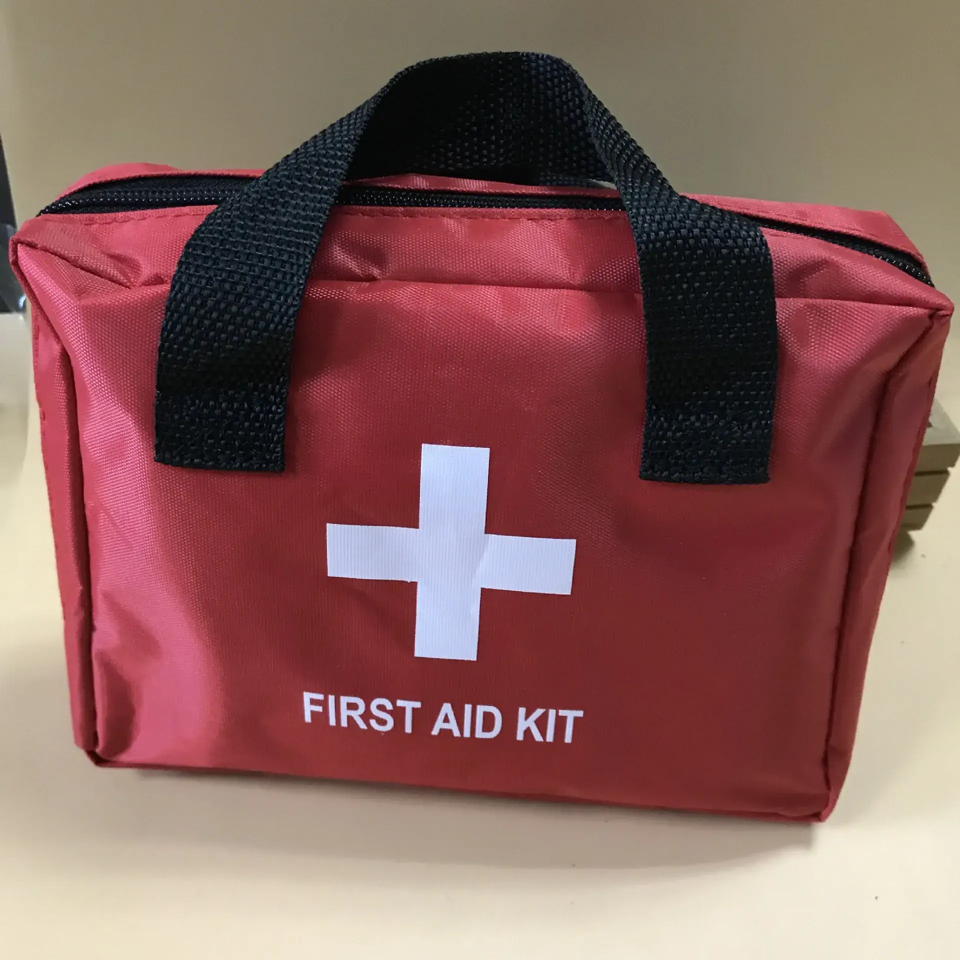 Waterproof Oxford Cloth Car First Aid Bag - Image 5
