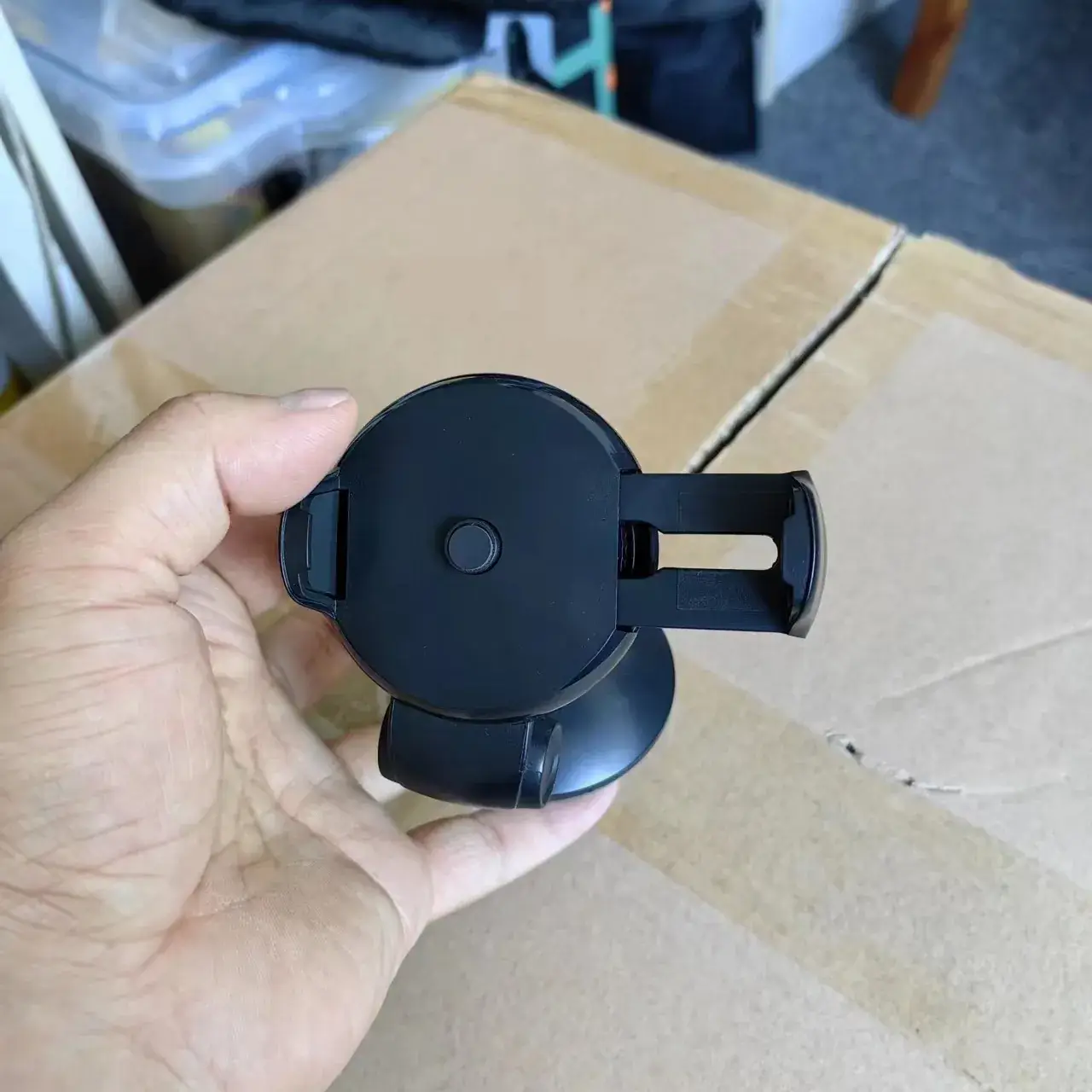 Cross-Crossable Phone Holder for Car, Truck, or Home — feature 16