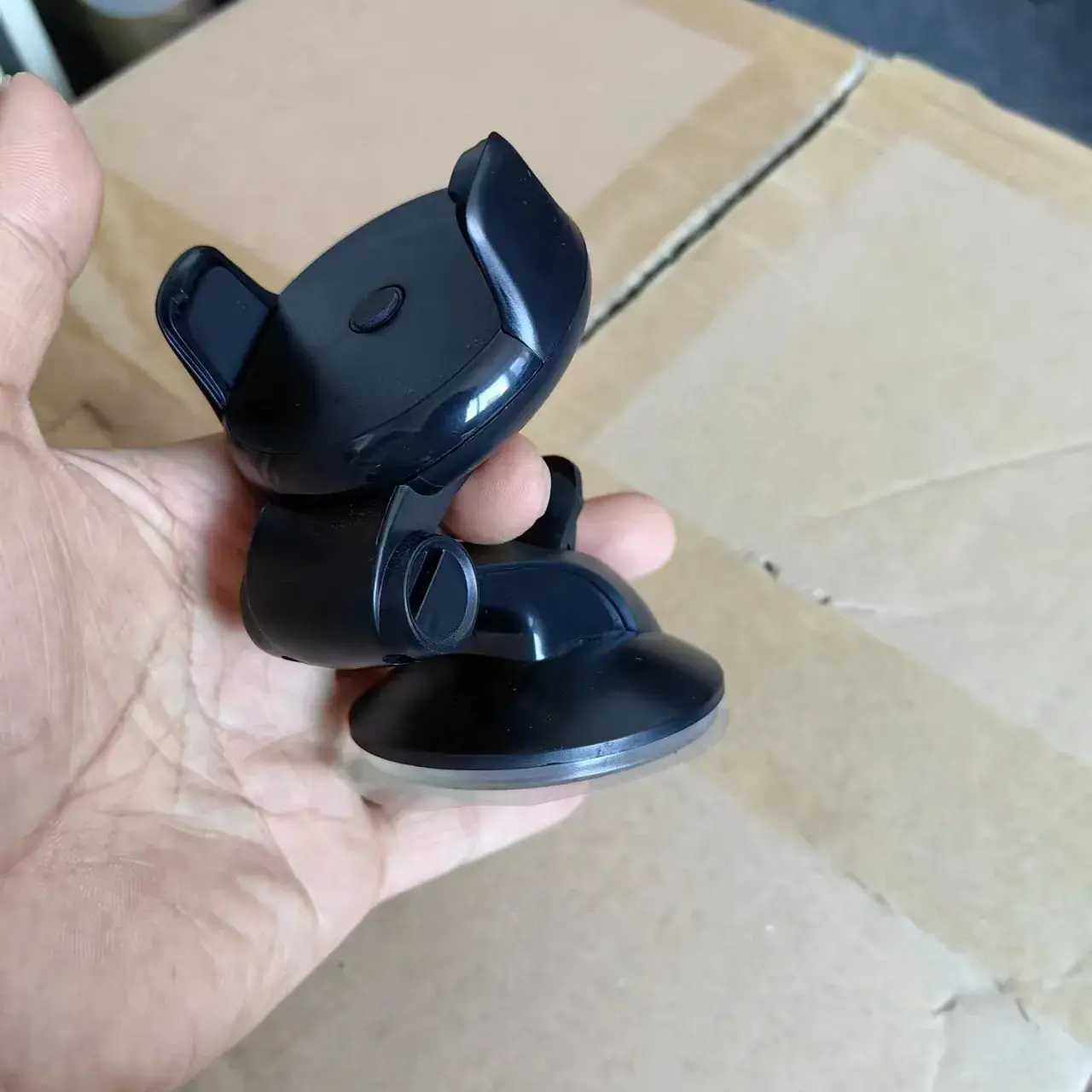 Cross-Crossable Phone Holder for Car, Truck, or Home — feature 17