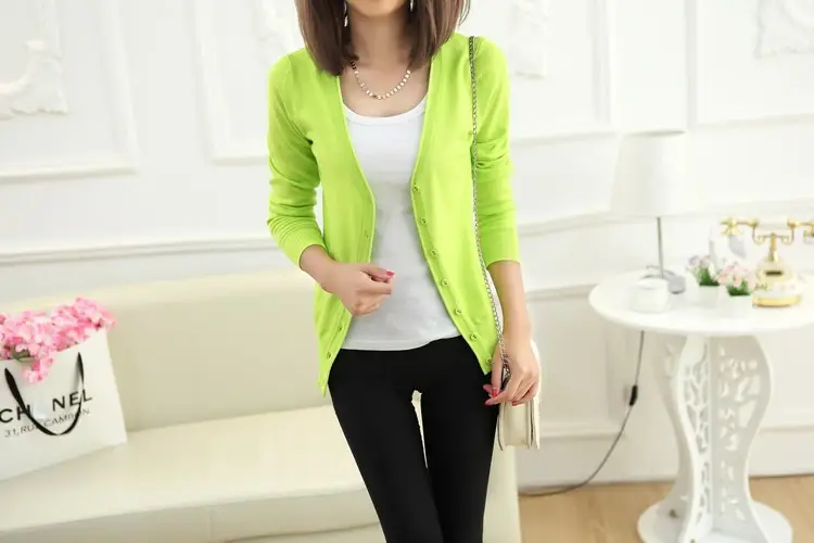 Red Knitted Cardigan for Women Large — feature 7
