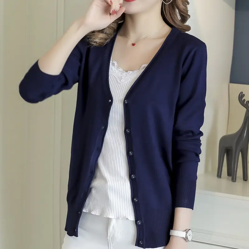 Red Knitted Cardigan for Women Large - Image 10