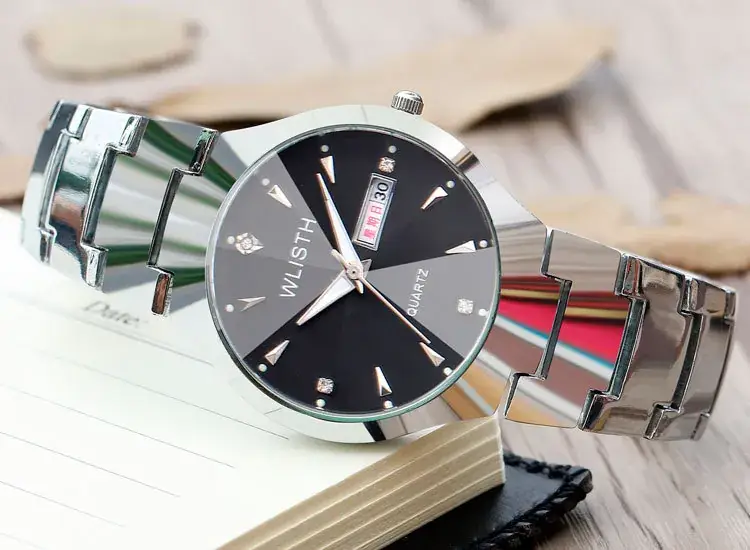 Swiss Brand Luminous Men's Quartz Watch - Image 2