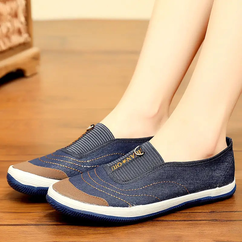 Old Beijing Non-Slip Leaf-Patterned Cloth Shoes for Dance, Suitable for Middle-Aged and Elderly Women, Slip-On Shoes with Soft Soles - Image 10