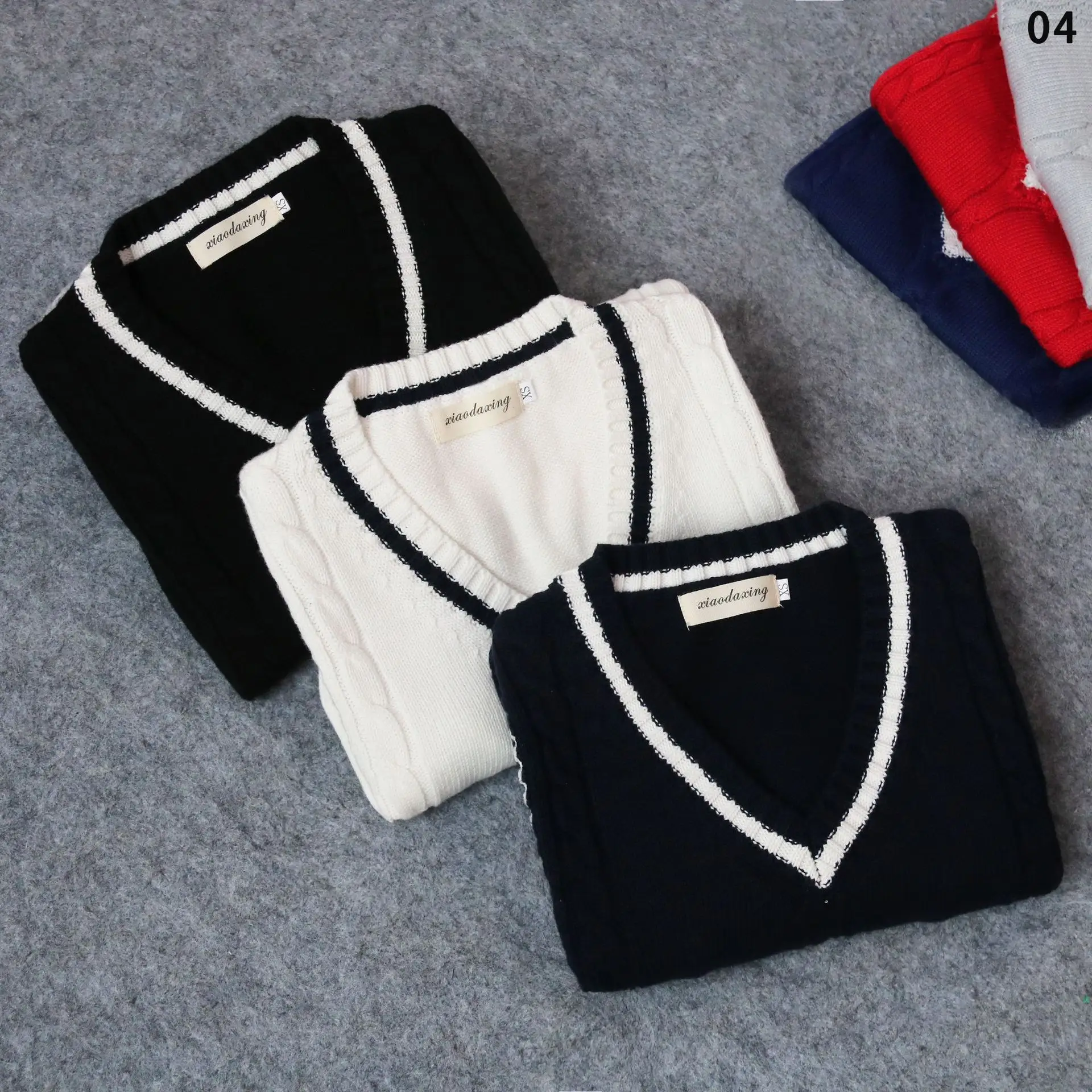 Japanese Style V Neck Sleeveless Vest Black White