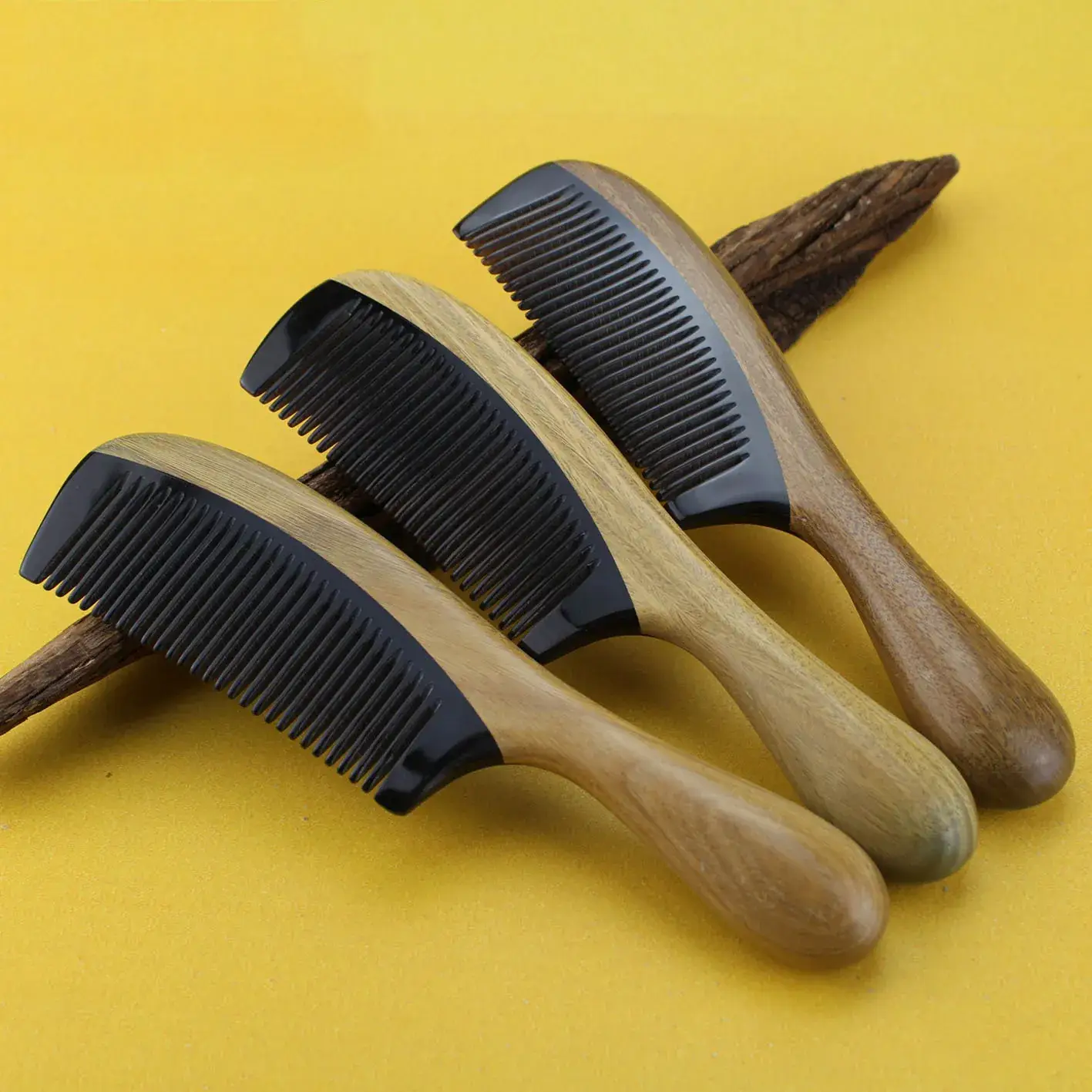 Green Jade Sandalwood Horn Comb Thick Handle - Image 2