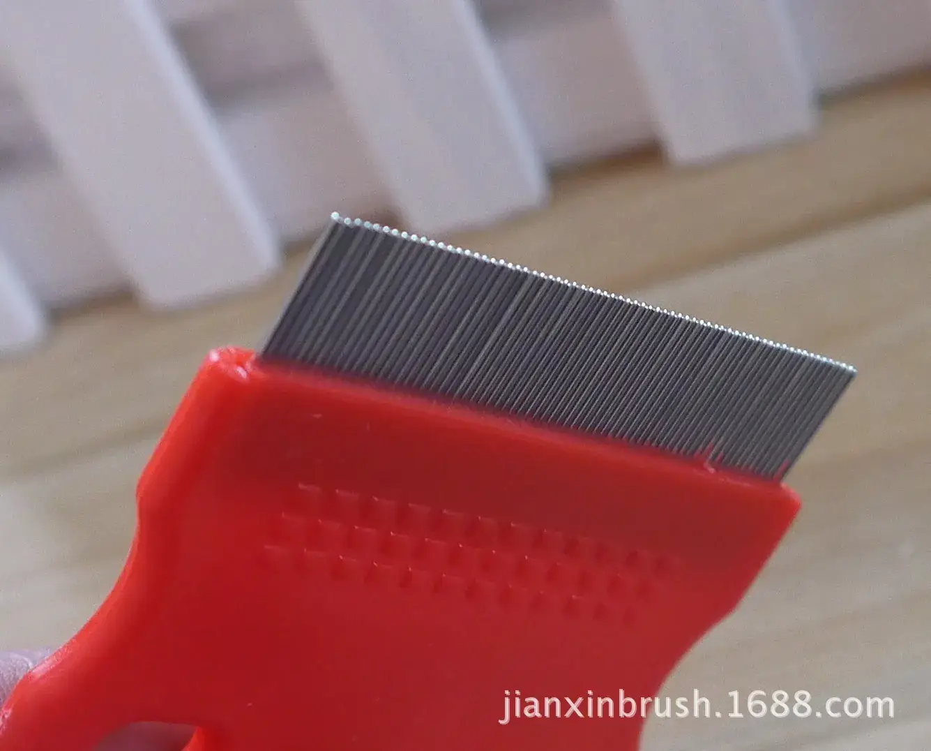 Red Silicone Pet Cat Dog Flea Comb with Stainless Steel Blade - Image 3