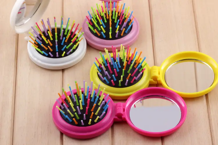 Rainbow Mini Clamshell Mirror Comb for Girls — feature 10