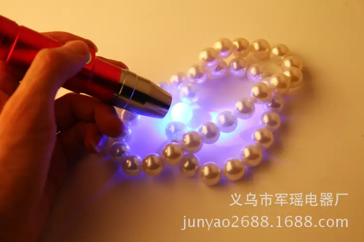 365 Rechargeable Purple LED Flashlight with Banknote Detection — feature 50