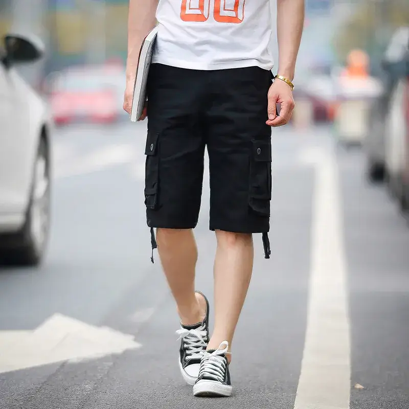Men's Green Cargo Shorts with 5-Quilted Design - Image 3