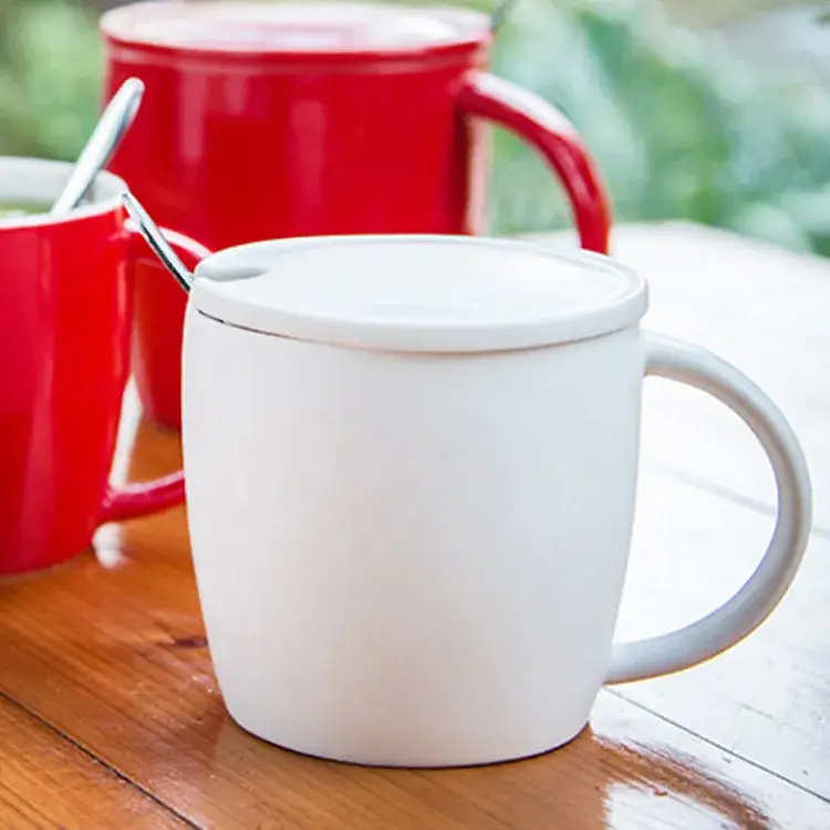 Red Ceramic Coffee Mug with Lid Spoon for Couples - Image 3