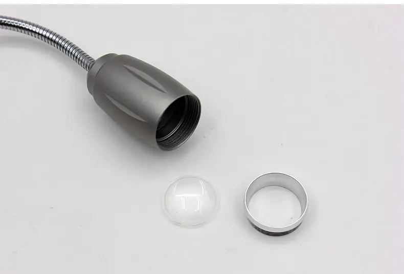 Rechargeable Magnet Rotating Flashlight with Zoom & Magnet — feature 11