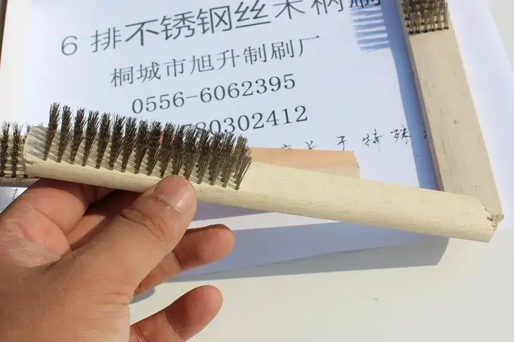 6排不锈钢丝木柄刷