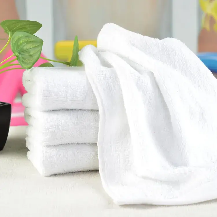 White Hotel Foot Bath Towel Set - Image 2