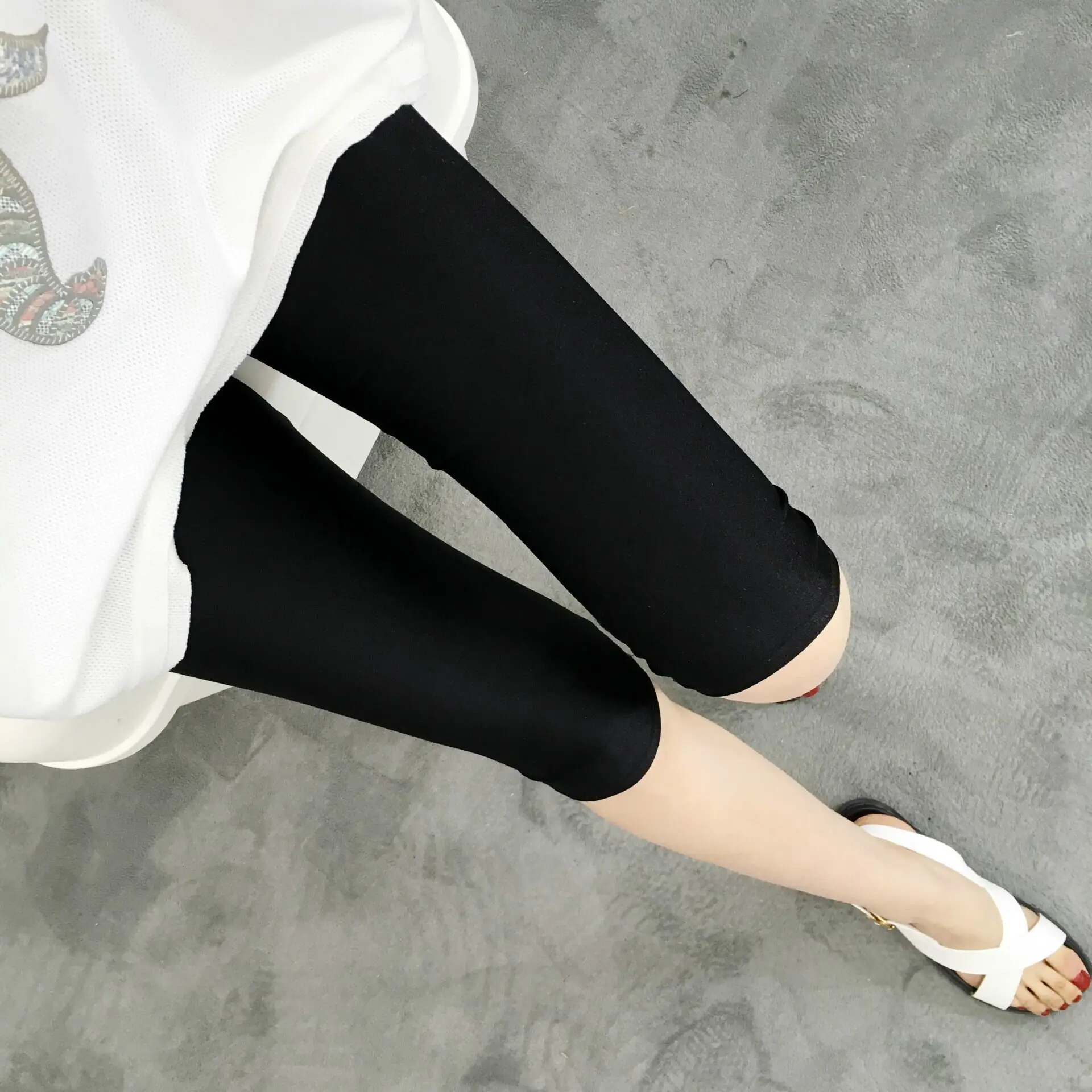 Black Velvet Padded High Waist Pants for Women Plus Size - Image 6