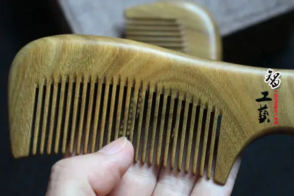 Green Sandalwood Wooden Combs Long Non-Splicing Craft - Image 4
