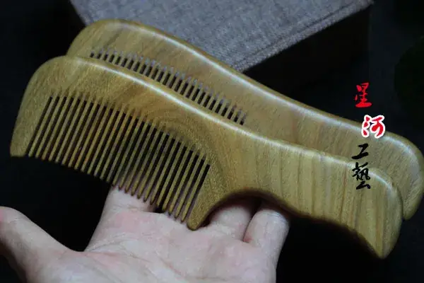 Green Sandalwood Wooden Comb Non-Spliced Long - Image 3
