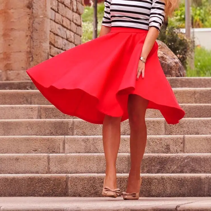 Women's Peach Pleated Skirt Over-the-Knee Large - Image 3