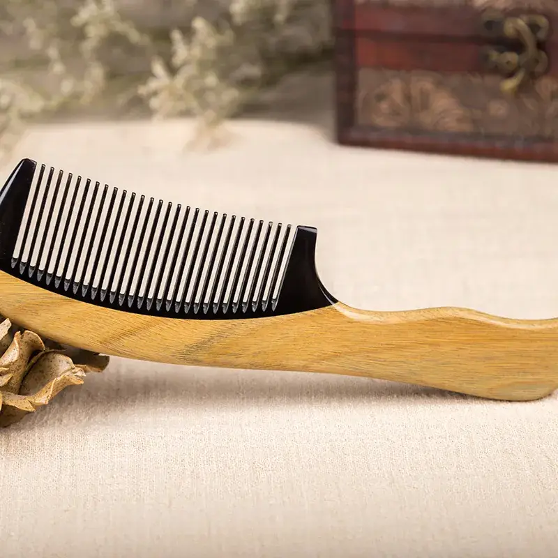 Green Sandalwood Curved Hair Comb for Hair Care - Image 2