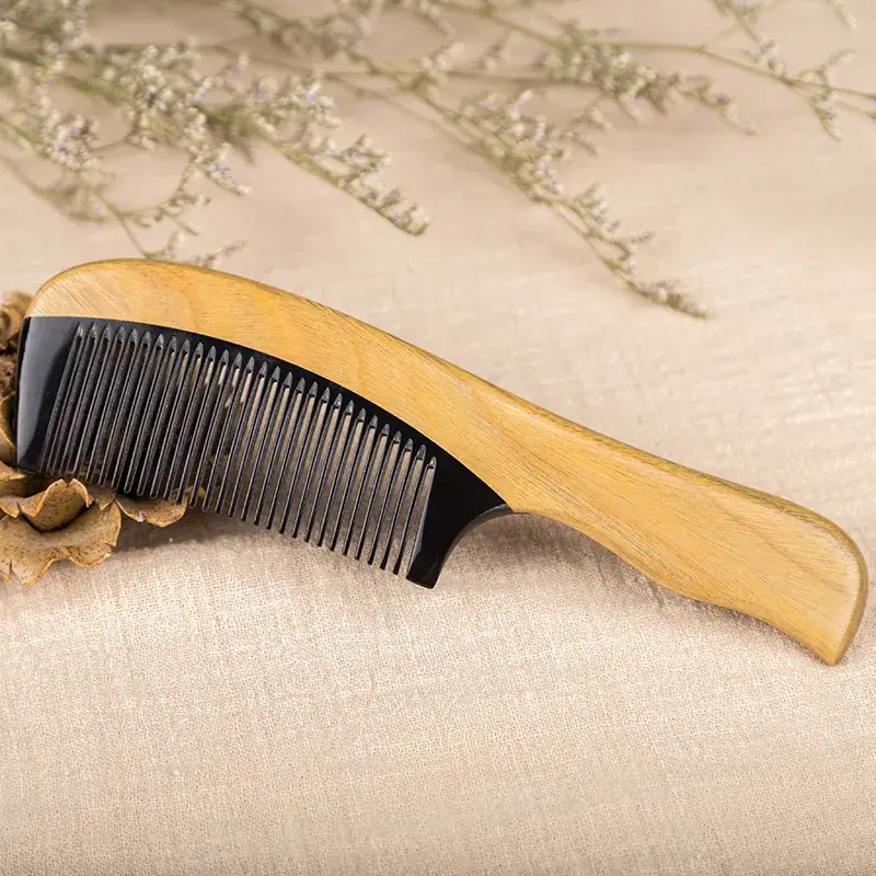 Green Sandalwood Curved Hair Comb for Hair Care - Image 3