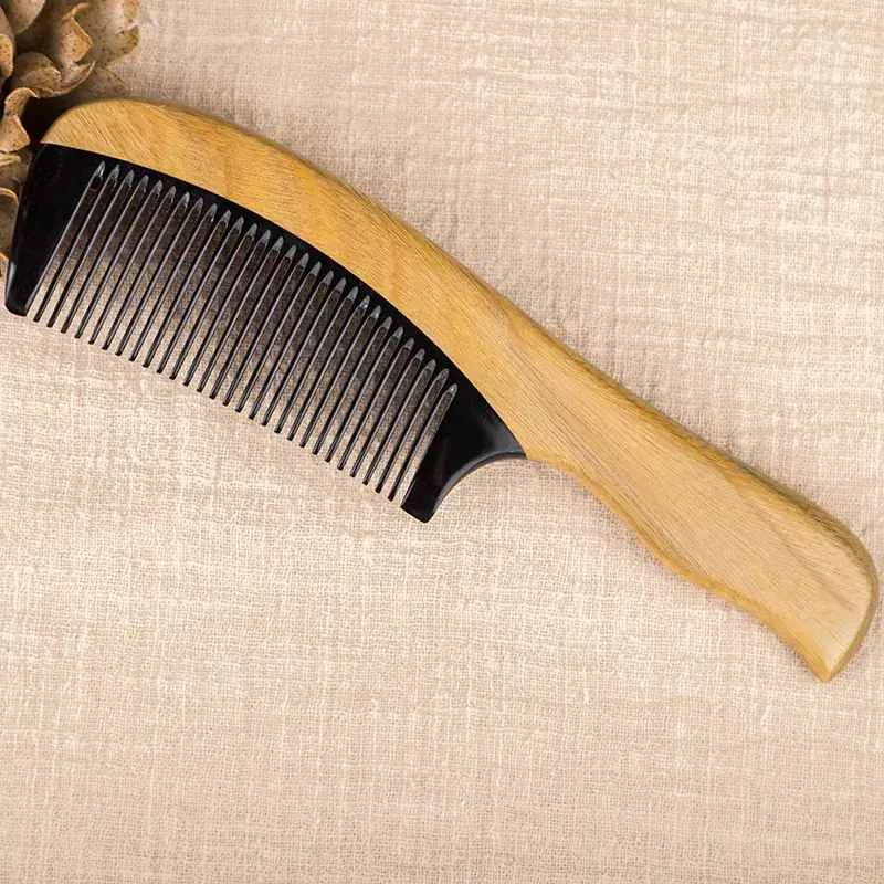Green Sandalwood Curved Hair Comb for Hair Care - Image 4