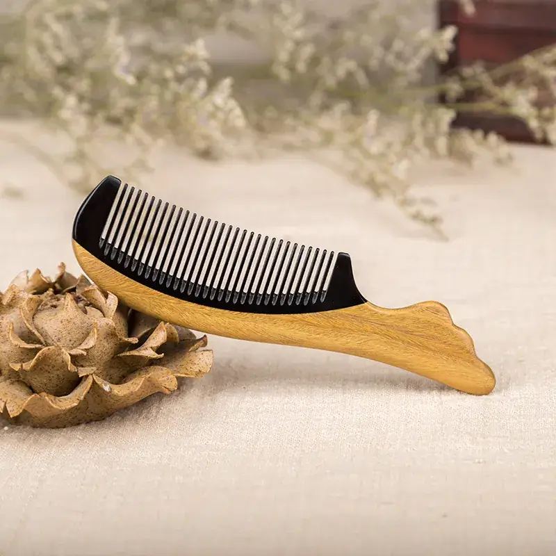 Green Sandalwood Horn Comb for Hair Styling - Image 4