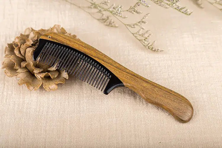 Wooden Hair Comb for Women & Men - Image 4