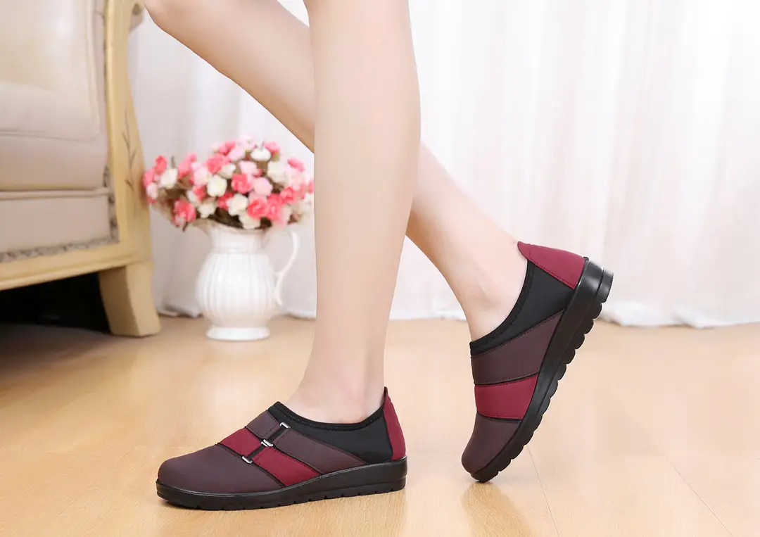 Old Beijing Cloth Shoes Women's Shoes Spring and Autumn Middle-aged Flat Single-layer Shoes Women's Soft Sole Non-slip Moms Casual Sneakers - Image 5