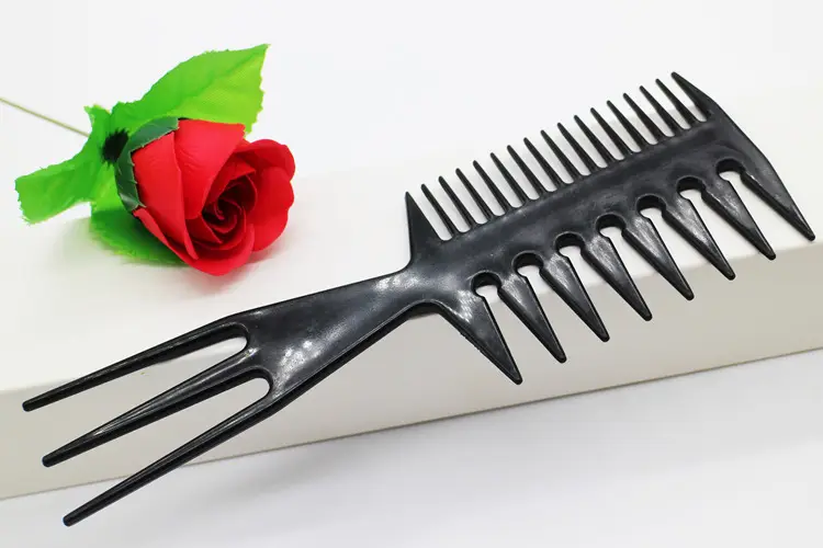 Double-sided Wide Tooth Highlighting Hair Comb — feature 10