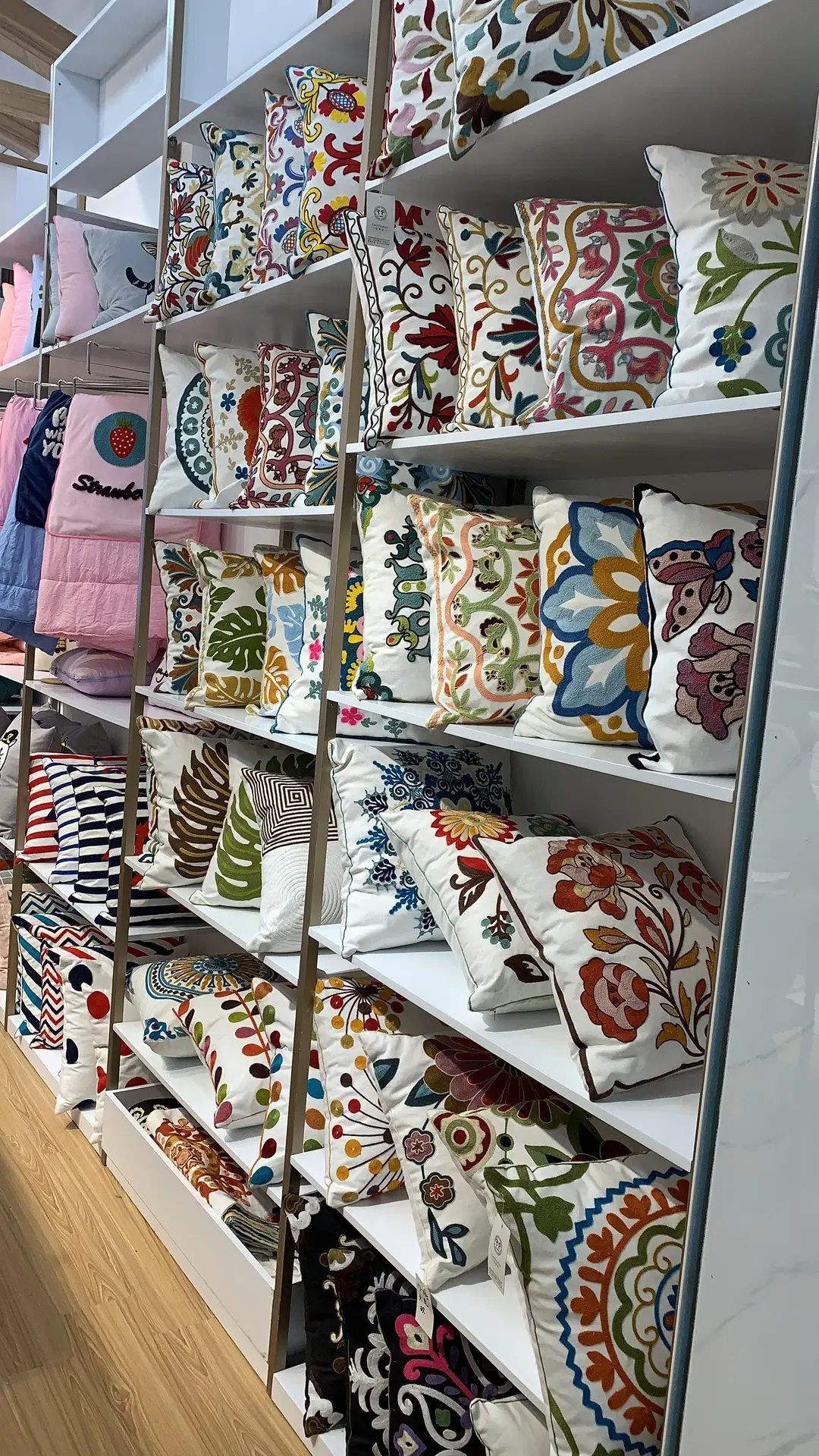 Mixed Flower Cushion Covers for Home Decor — feature 5