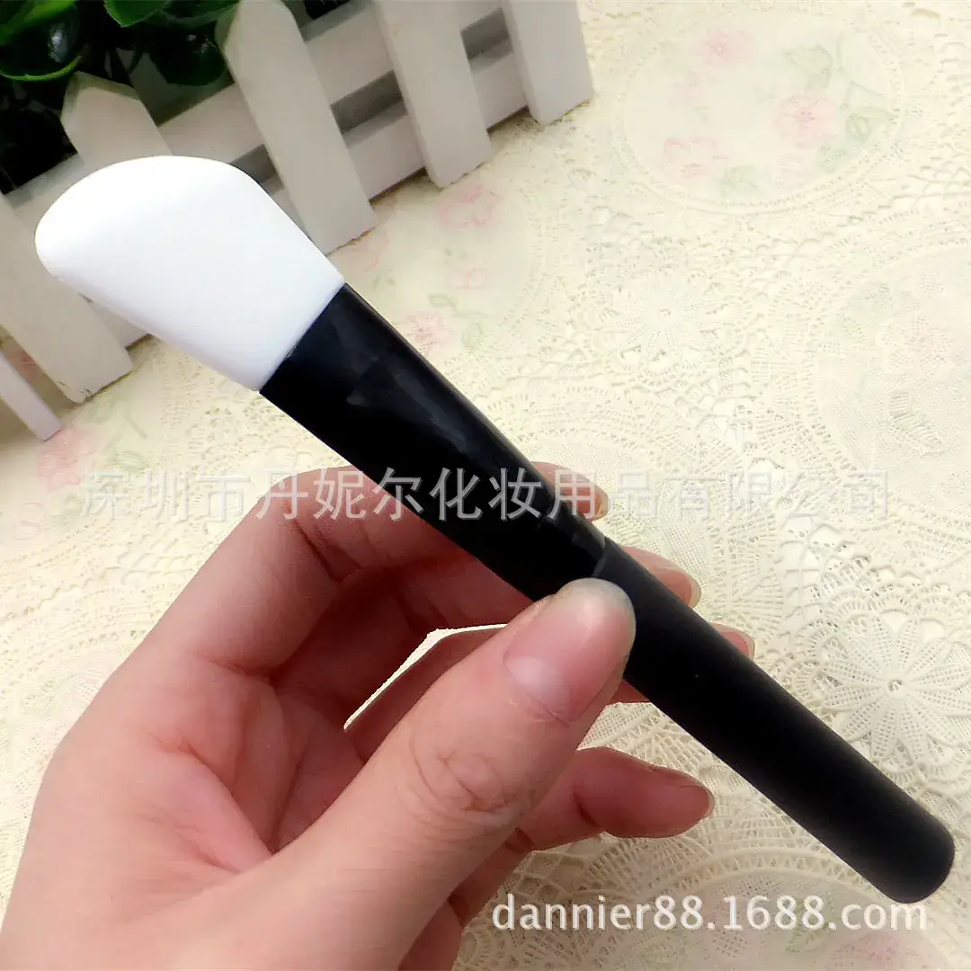 Silicone Makeup Brushes Set for Blending & Contouring - Image 14