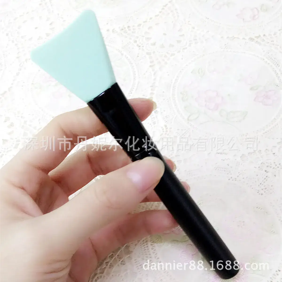 Silicone Makeup Brushes Set for Blending & Contouring - Image 2