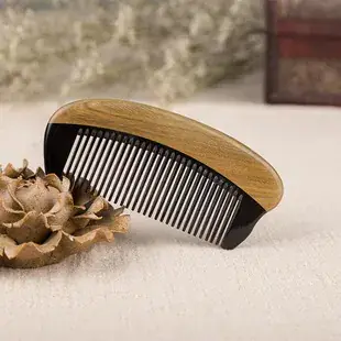 Violet Wooden Corner Comb Engraving for Home Use — feature 27