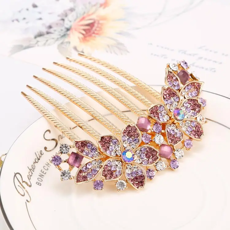 Crystal Flower Hair Comb with 7 Teeth Design - Image 2