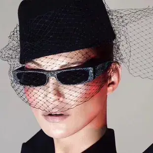 Korean Oval Sunglasses Alien Star Design — feature 9