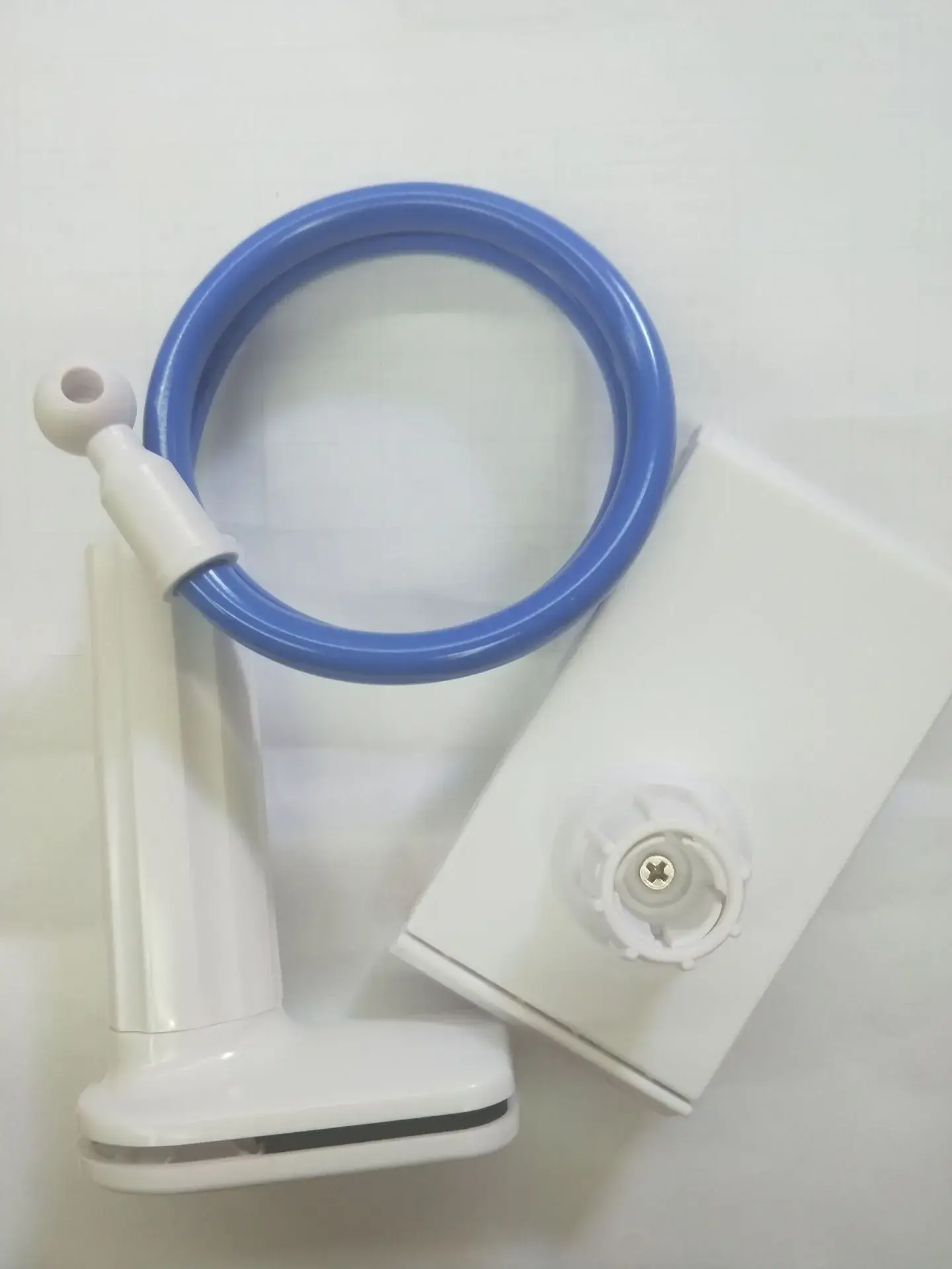 Universal Mobile Phone Bracket for Bedside Learning Table