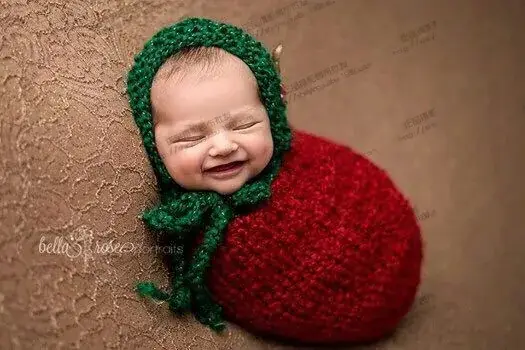 Newborn Knitted Sweater Suit Red Green Handmade Wool - Image 5