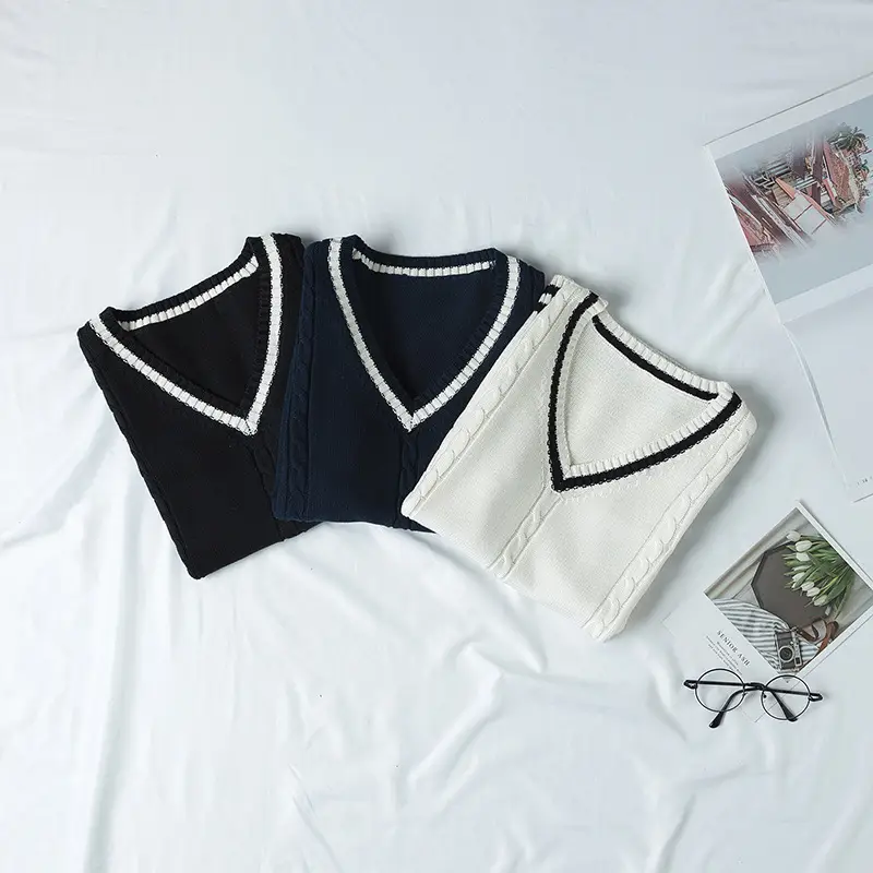 V-Neck Twist Vest Black Cream Men Women - Image 8