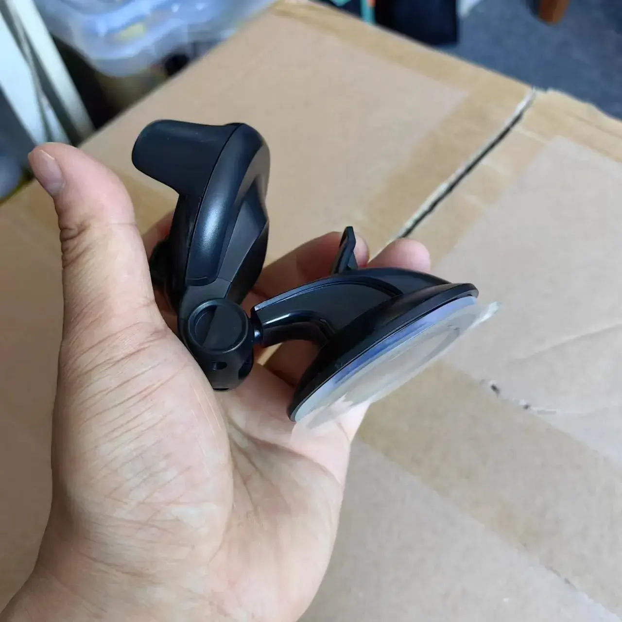 Cross-Car Mount Phone Holder with Suction Cup for Trucks — feature 15
