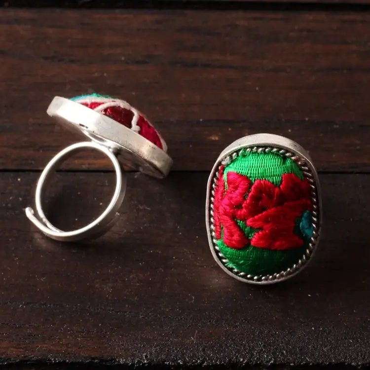 Stall Ethnic Miao Silver Ring with Embroidered Design